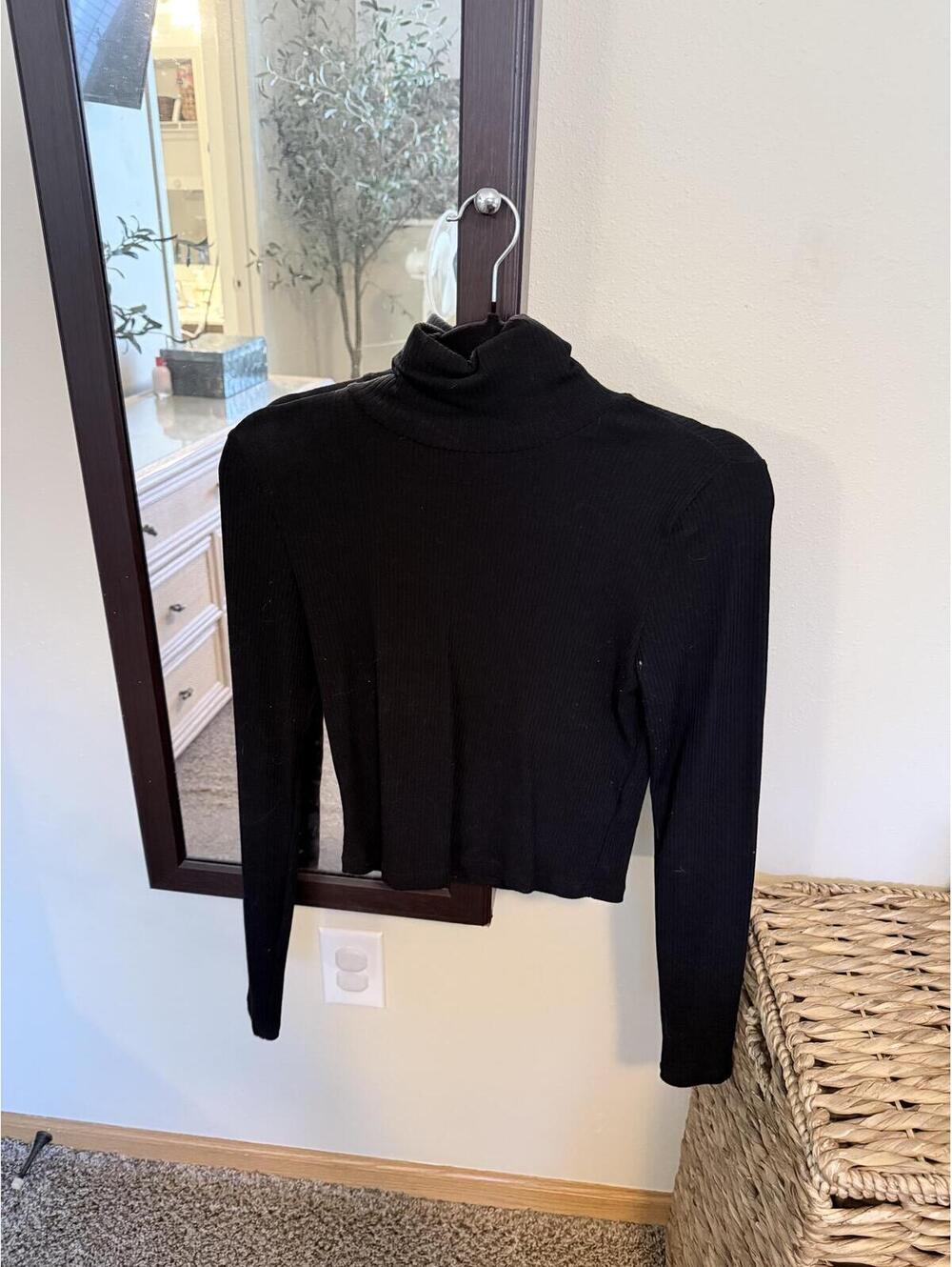 Black Long Sleeve Turtleneck Crop Top Size S